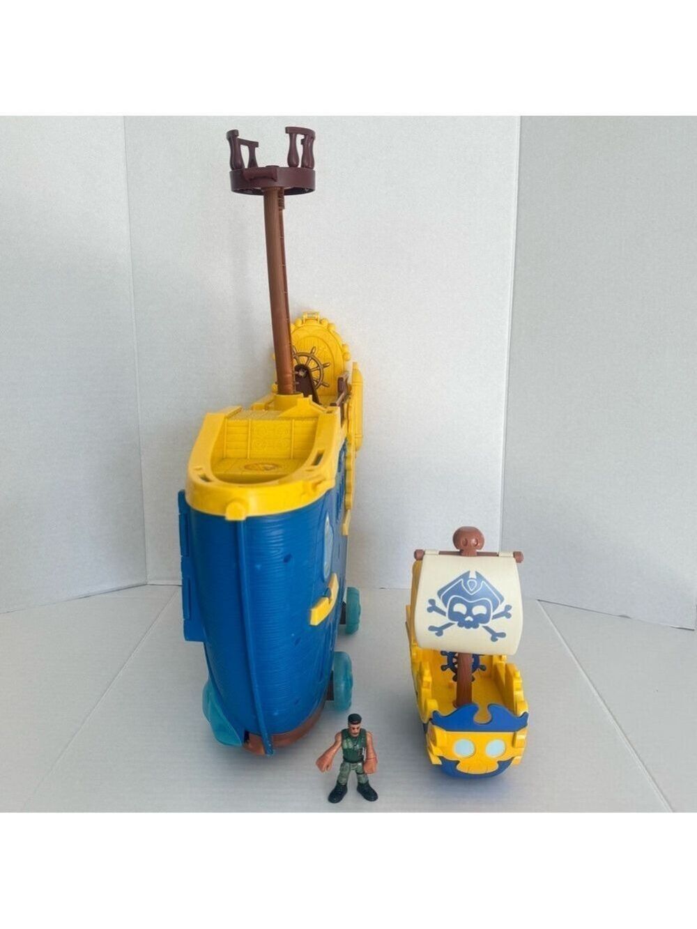 Fisher-Price Disney Jake and the Never Land Pirates Mighty Colossus Ship Boat - Picture 13 of 17